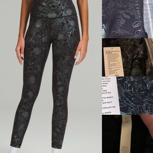 Lululemon limited edition foil wonder under new with tag size 4